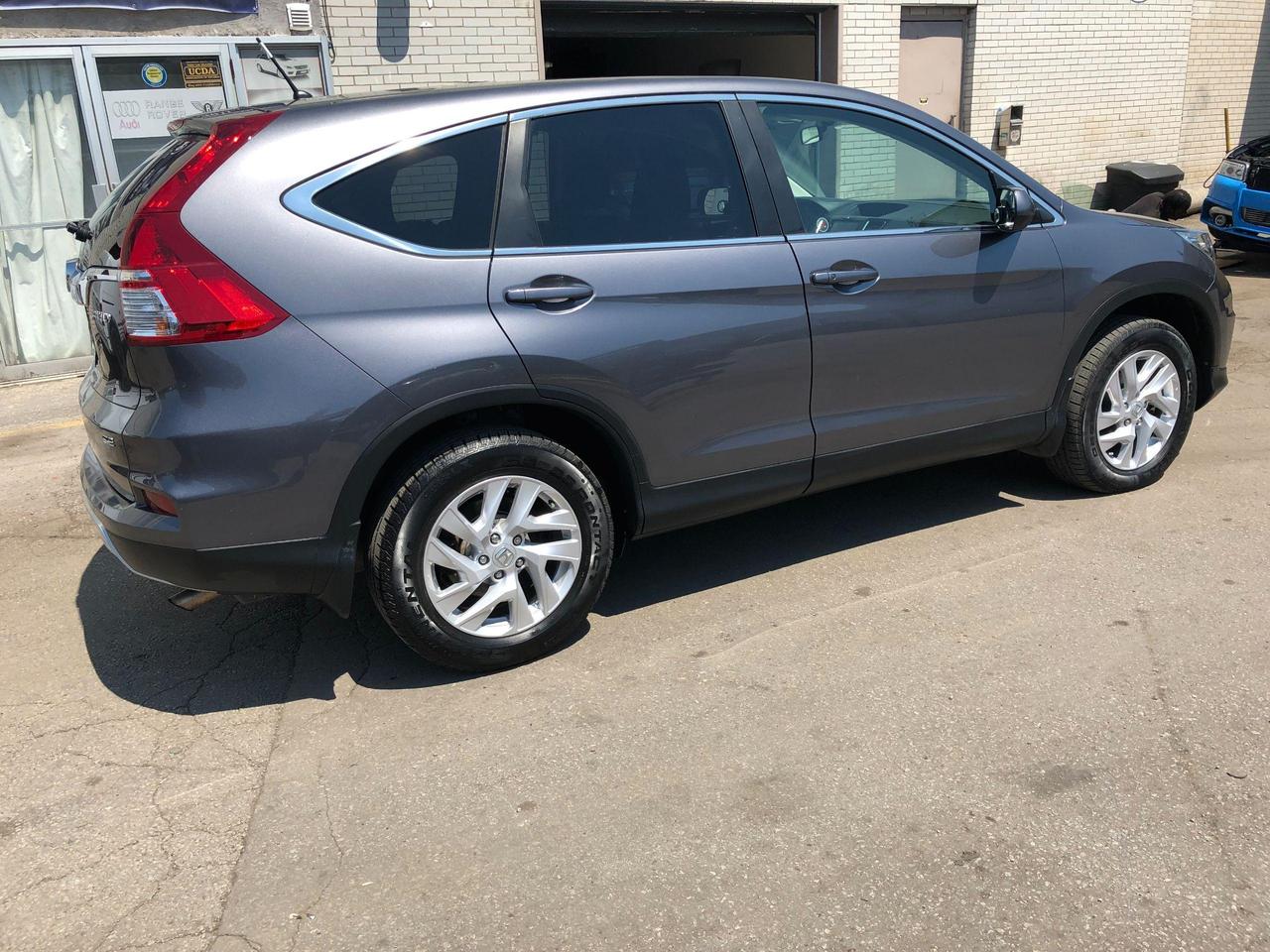 2016 Honda CR-V SE AWD • Push Button Start • No Accidents - Photo #3