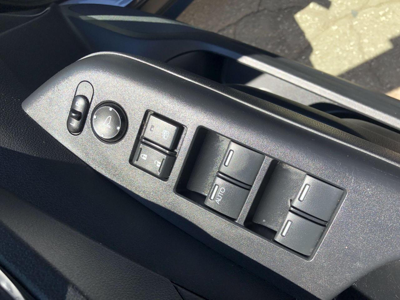 2016 Honda CR-V SE AWD • Push Button Start • No Accidents - Photo #17
