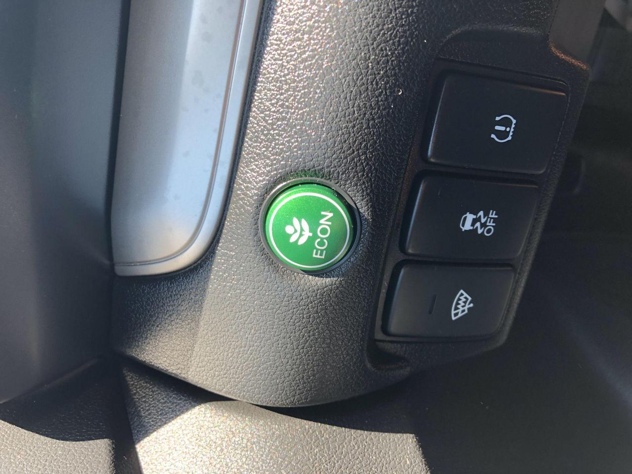 2016 Honda CR-V SE AWD • Push Button Start • No Accidents Photo