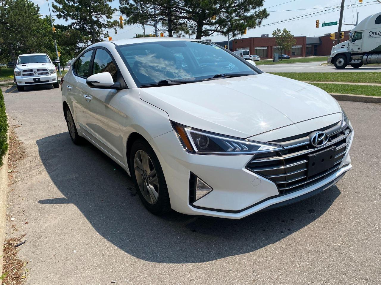 2019 Hyundai Elantra Preferred Photo2