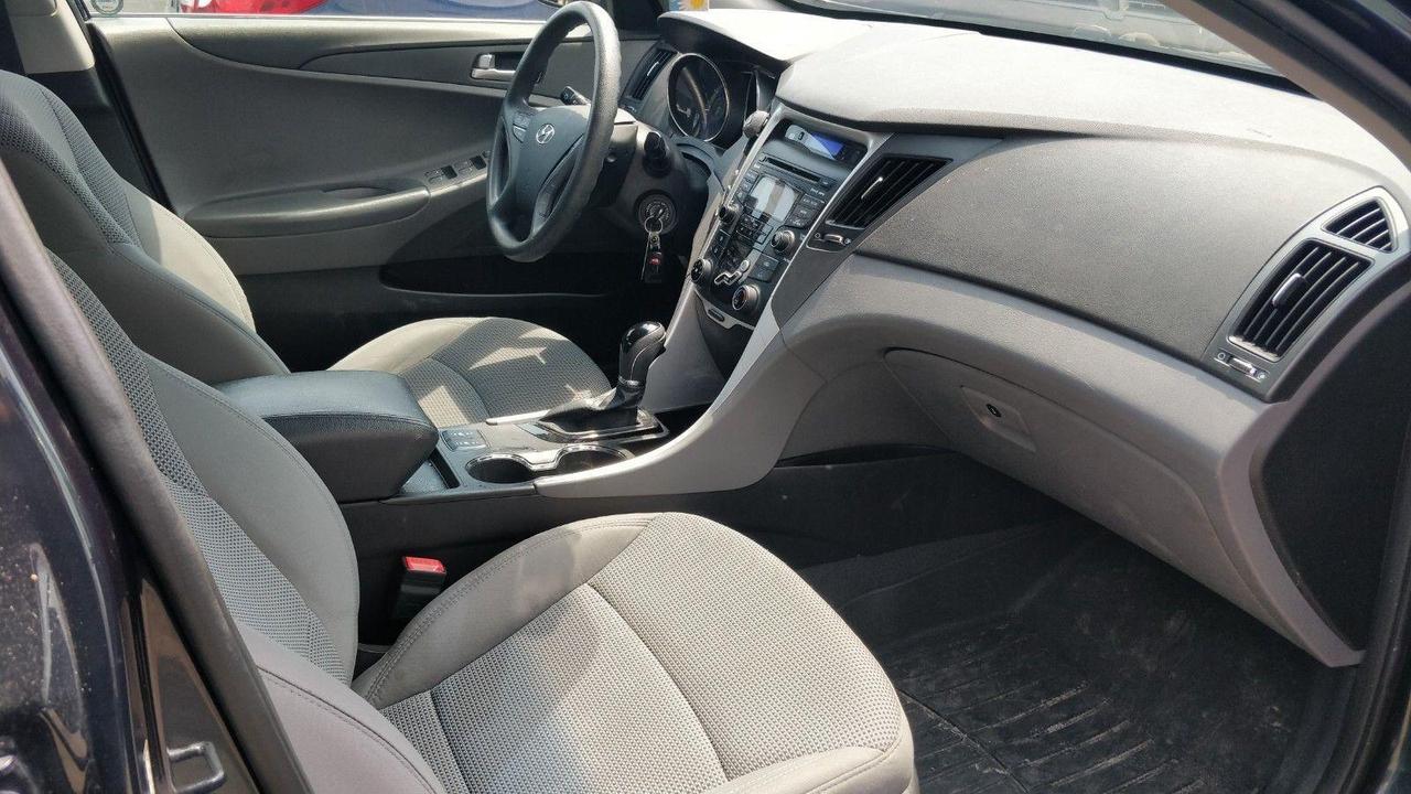 2013 Hyundai Sonata GL •  Auto • A/C • As Traded Special Photo