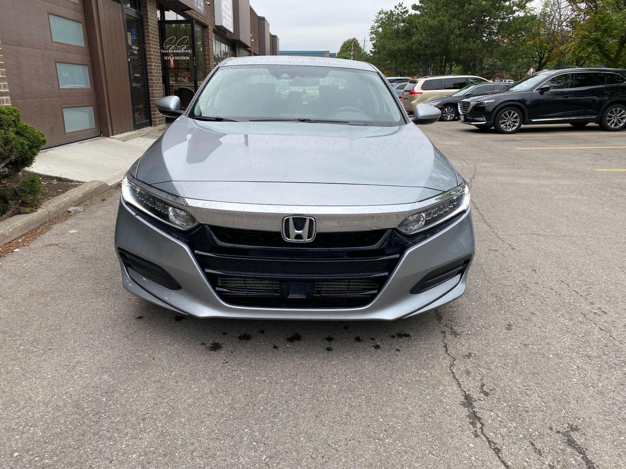 2019 Honda Accord LX Photo2