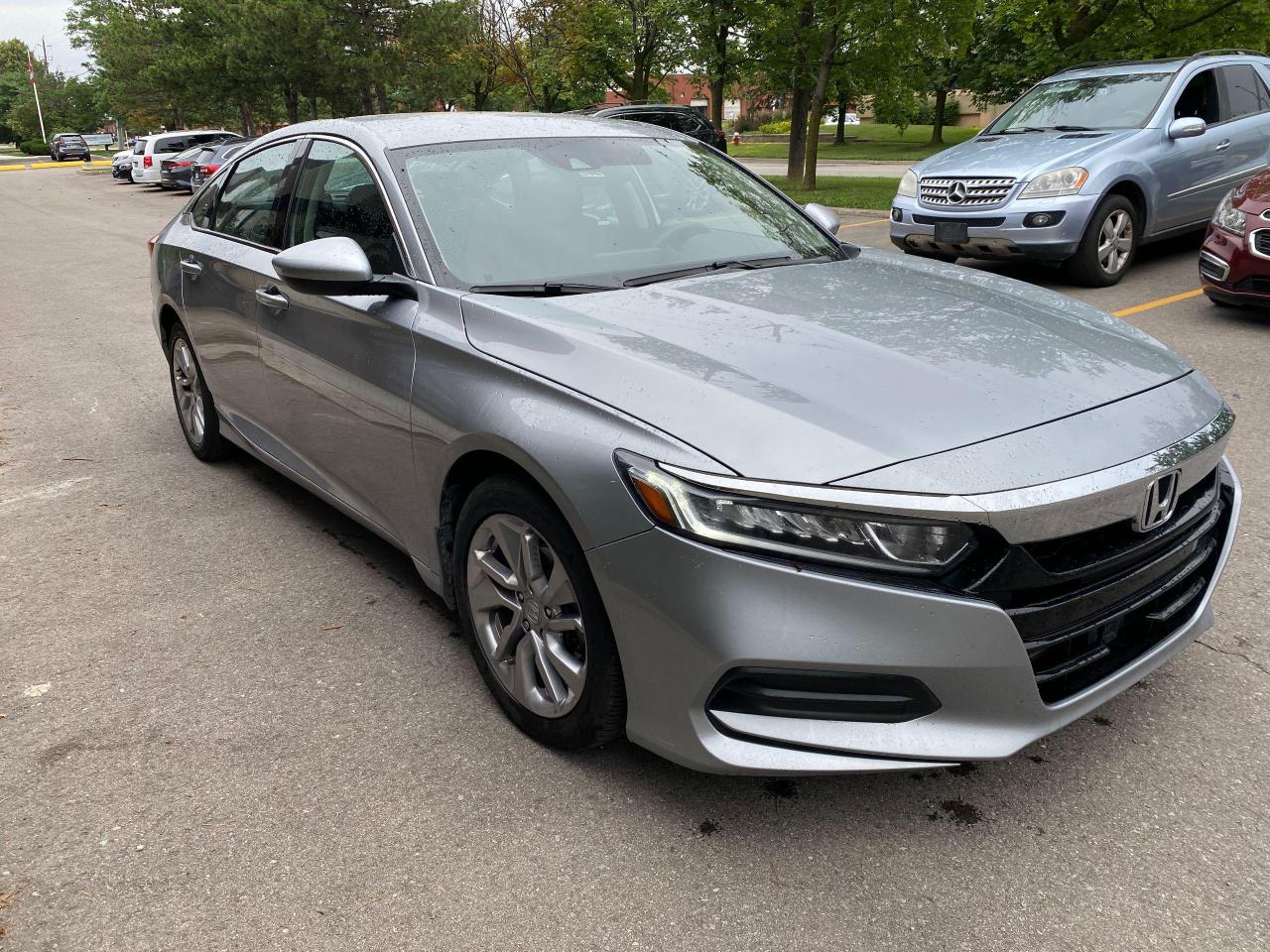 2019 Honda Accord LX Photo3