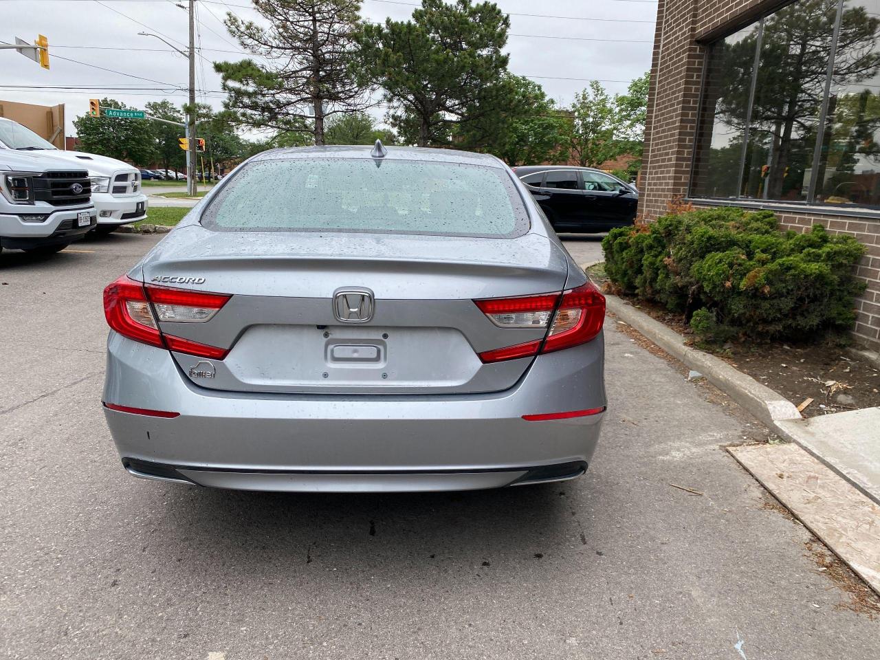 2019 Honda Accord LX Photo4