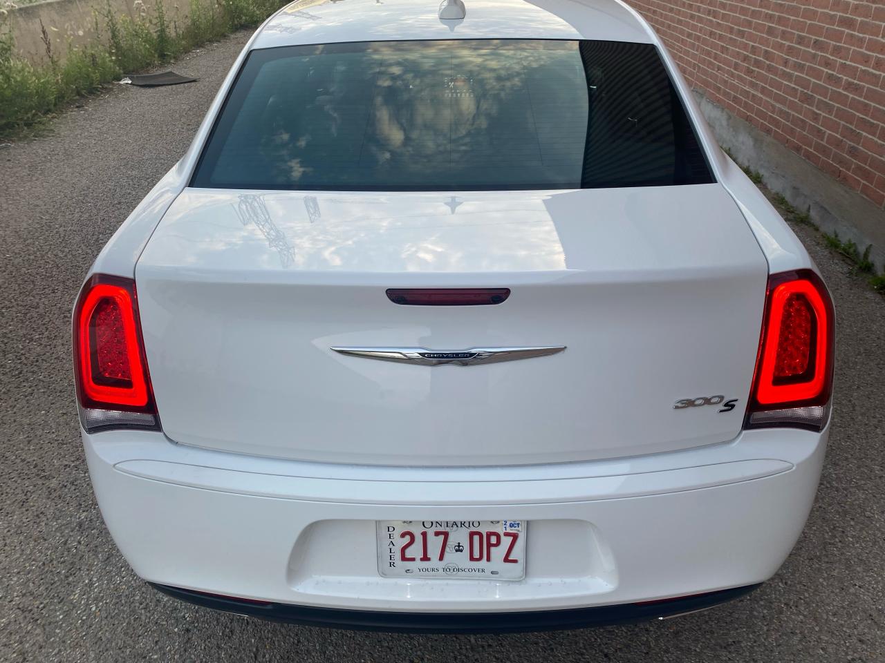2018 Chrysler 300 300S - Photo #8