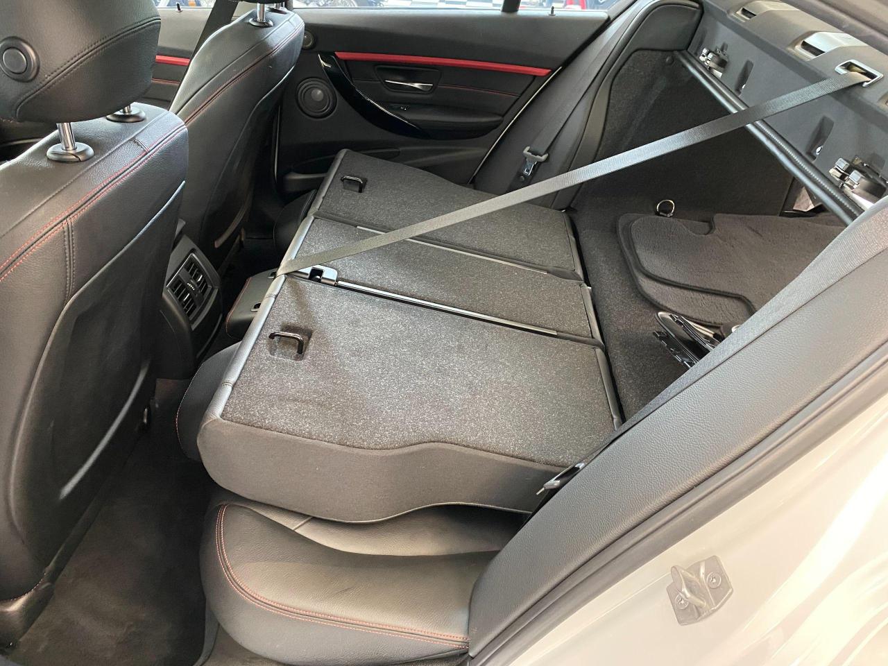 2017 BMW 3 Series 320i xDrive+ApplePlay+Camera+Sensors+CLEAN CARFAX - Photo #26