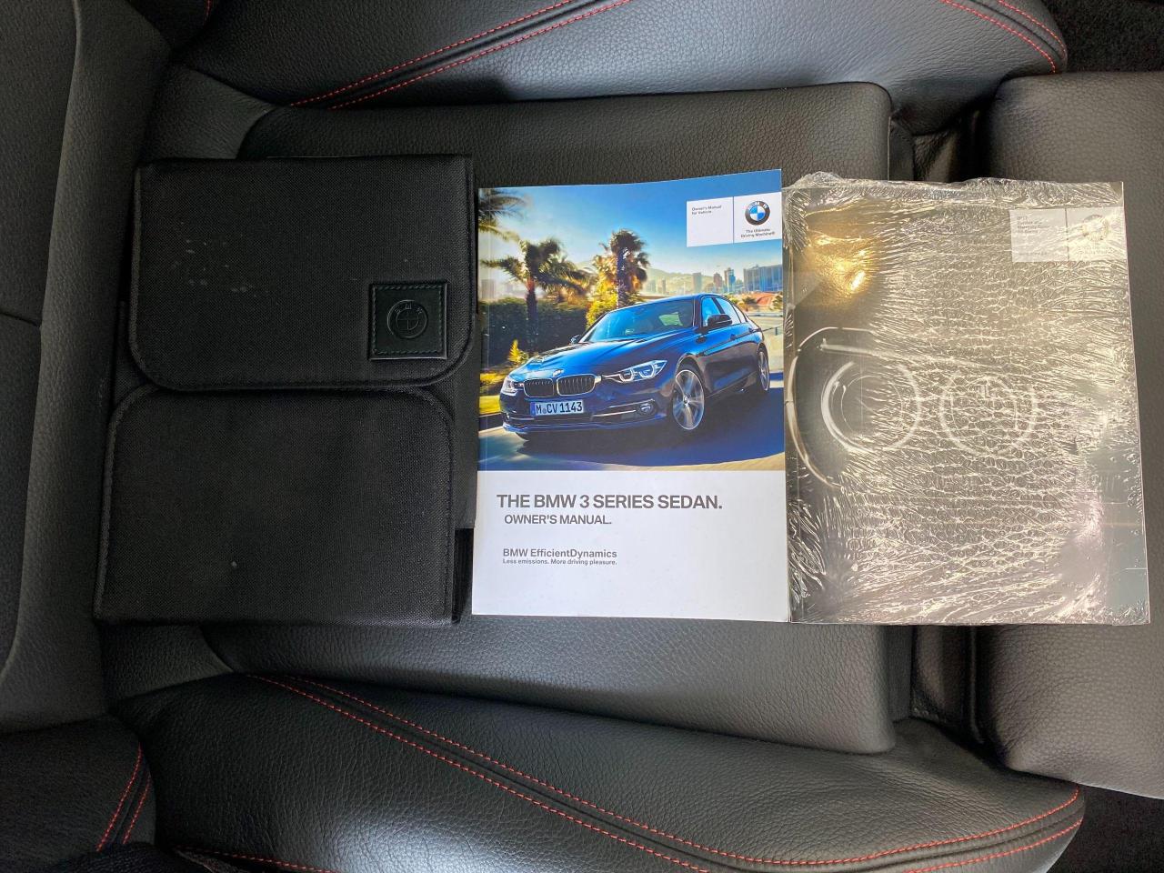 2017 BMW 3 Series 320i xDrive+ApplePlay+Camera+Sensors+CLEAN CARFAX - Photo #29