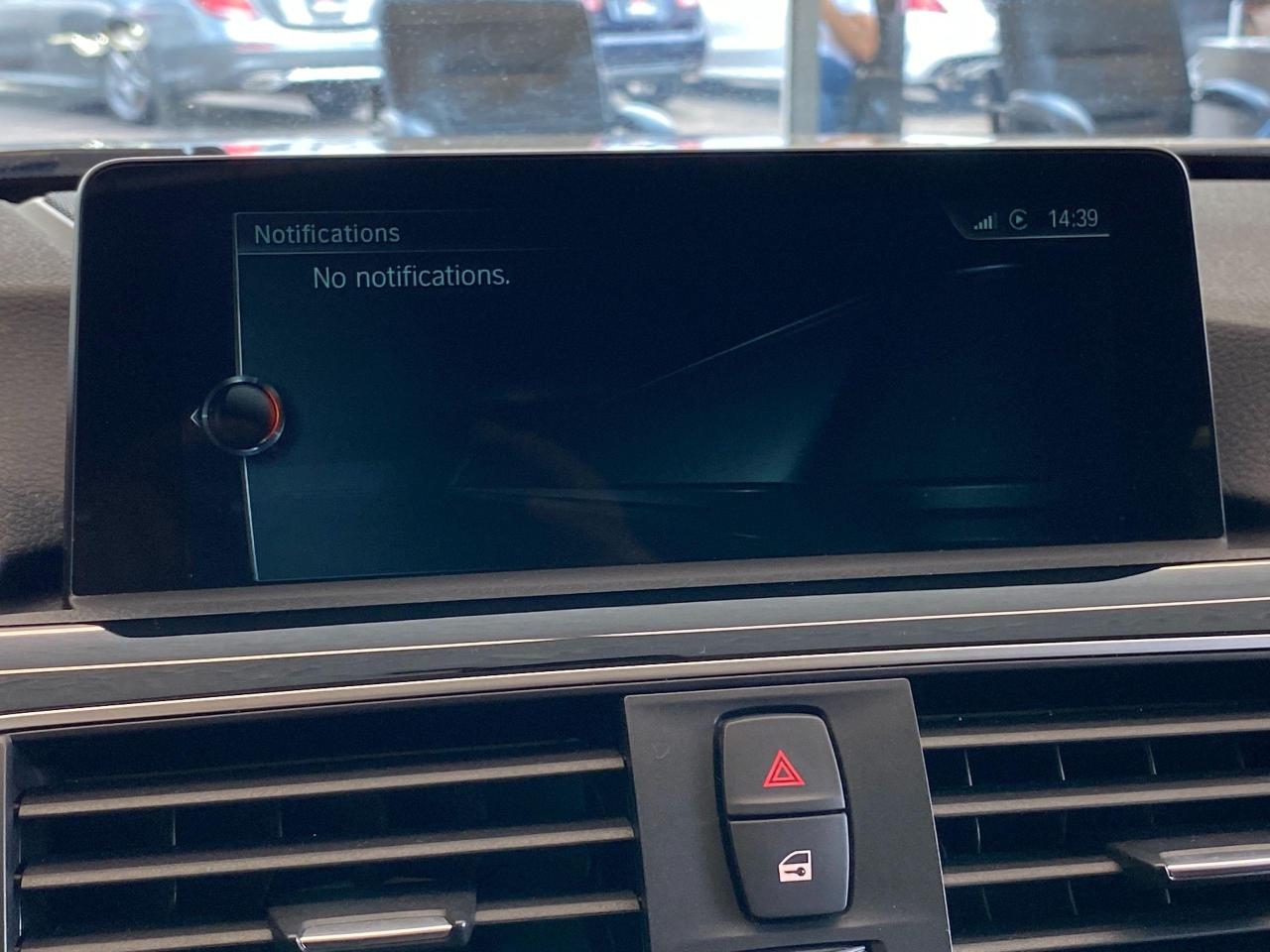 2017 BMW 3 Series 320i xDrive+ApplePlay+Camera+Sensors+CLEAN CARFAX - Photo #35