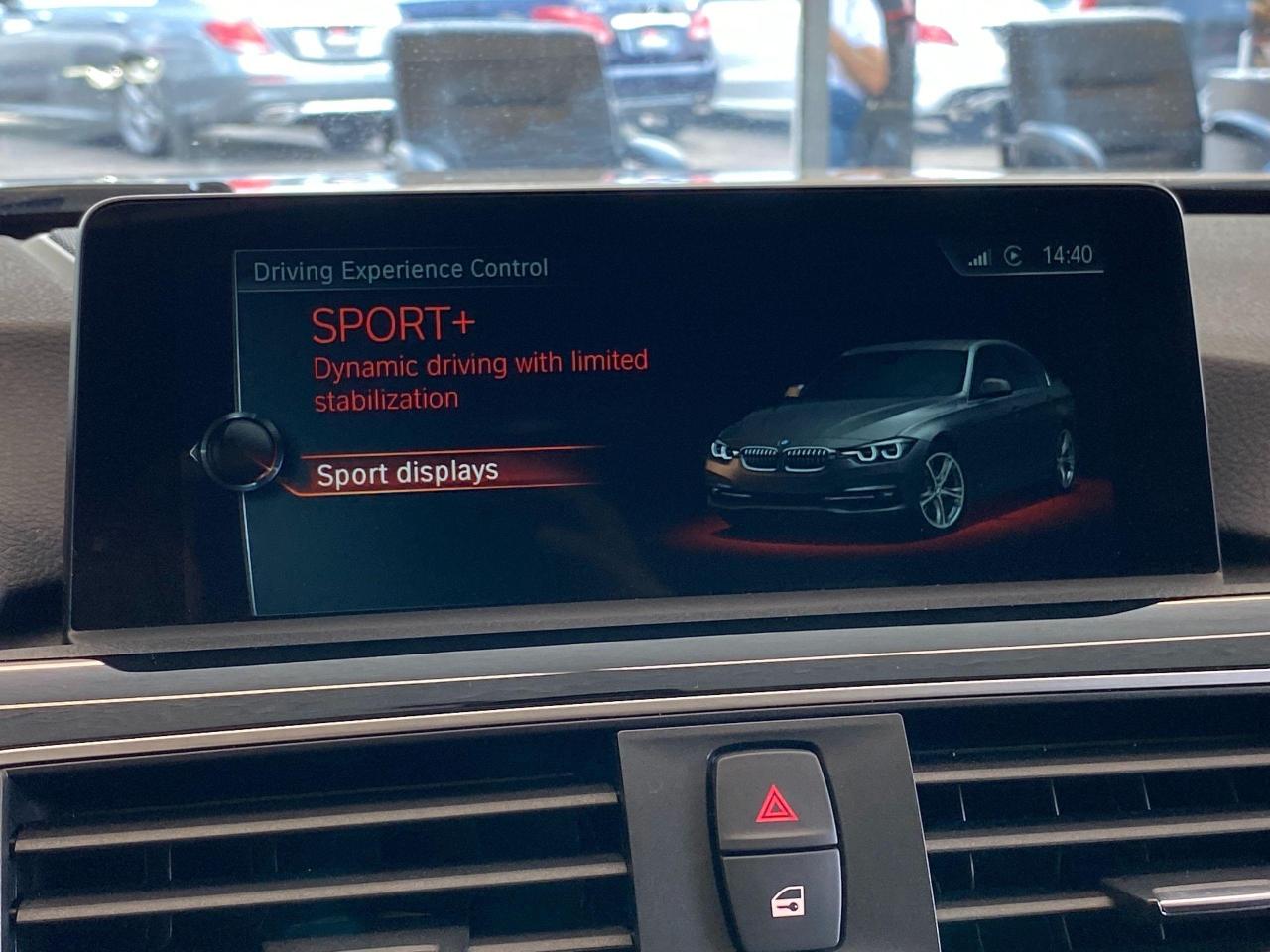 2017 BMW 3 Series 320i xDrive+ApplePlay+Camera+Sensors+CLEAN CARFAX Photo111
