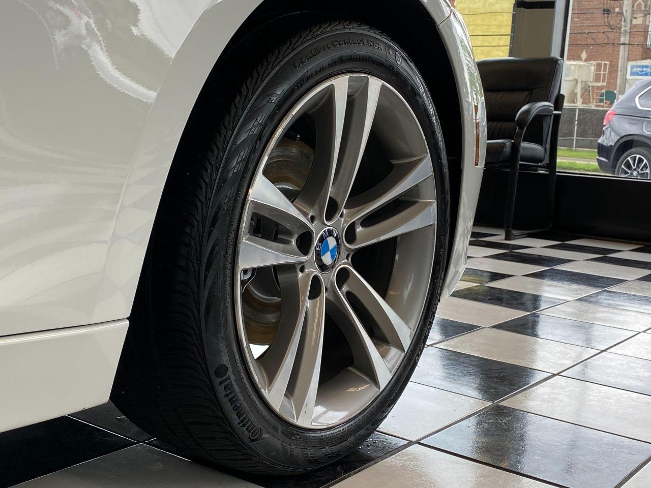 2017 BMW 3 Series 320i xDrive+ApplePlay+Camera+Sensors+CLEAN CARFAX Photo139