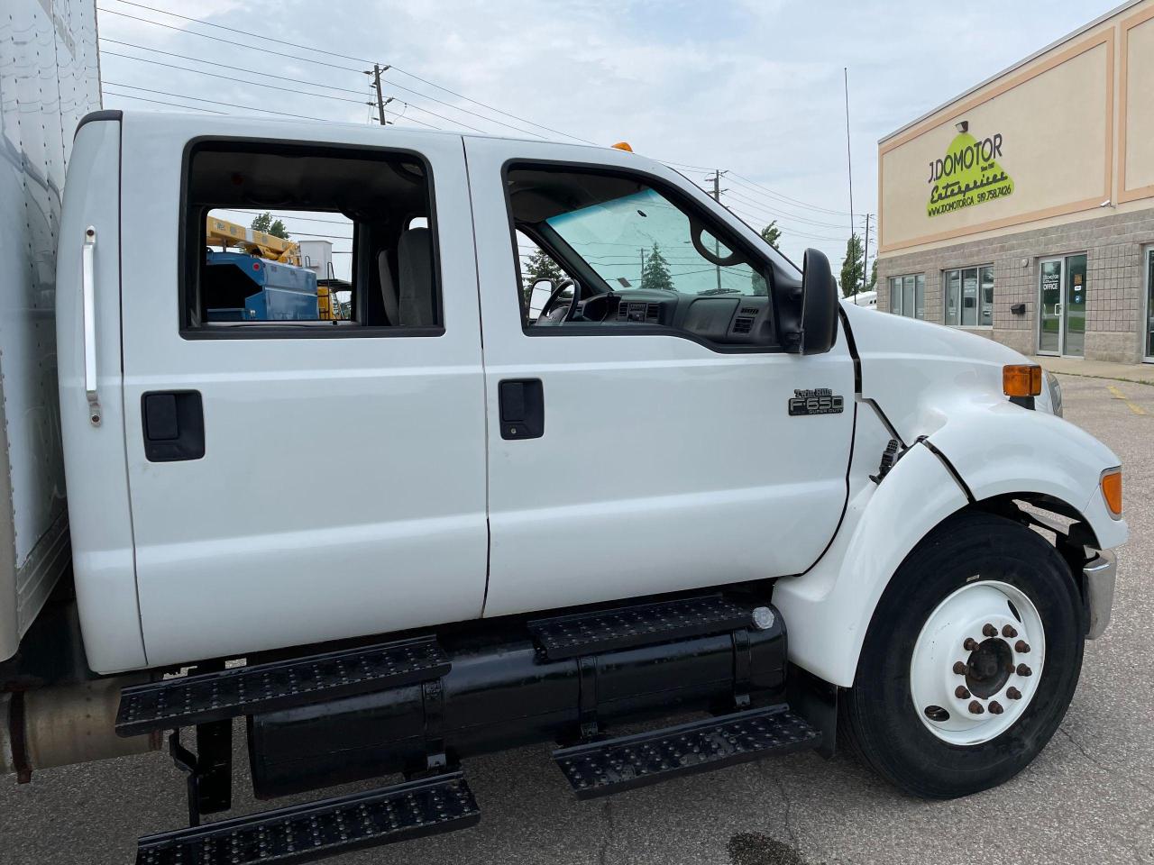 2007 Ford F-650 CREW CAB BOX TRUCK- CAT C7 - Photo #7