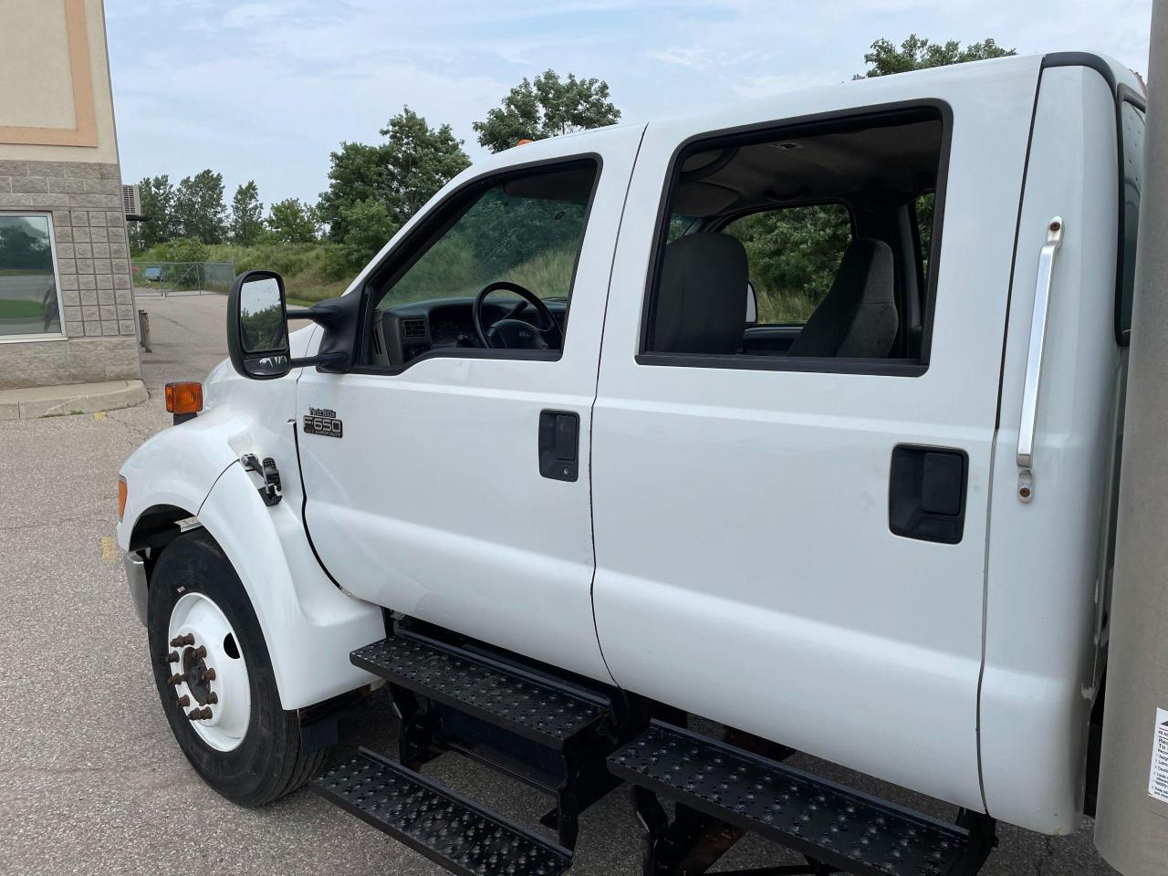 2007 Ford F-650 CREW CAB BOX TRUCK- CAT C7 - Photo #8