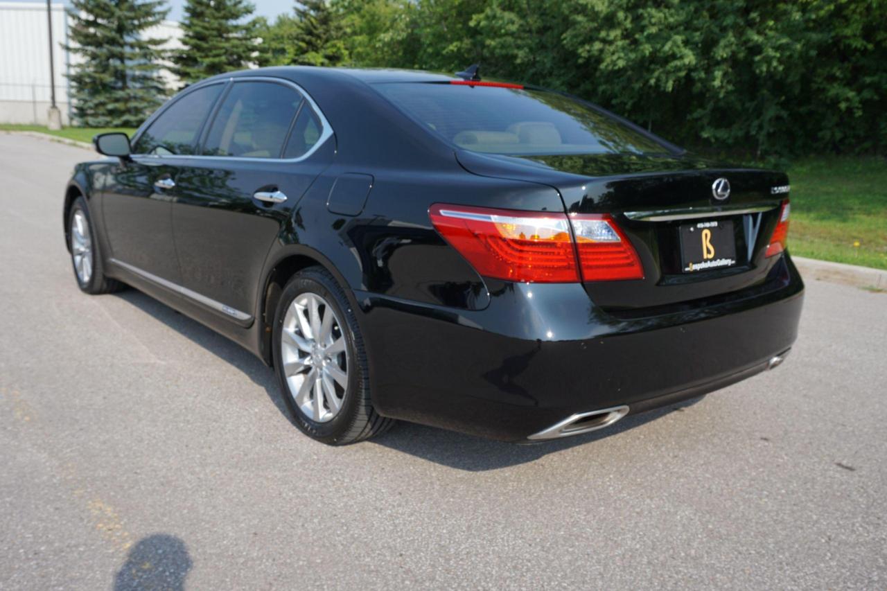 2011 Lexus LS 600H 1 FAMILY OWNED / EXECUTIVE PACKAGE / ULTRA RARE Photo2