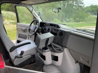 2009 Ford E350 CAMPER-RV CONVERSION ACCESS BUS - Photo #10