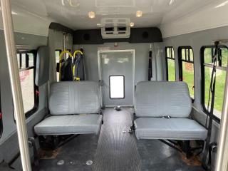 2009 Ford E350 CAMPER-RV CONVERSION ACCESS BUS - Photo #12