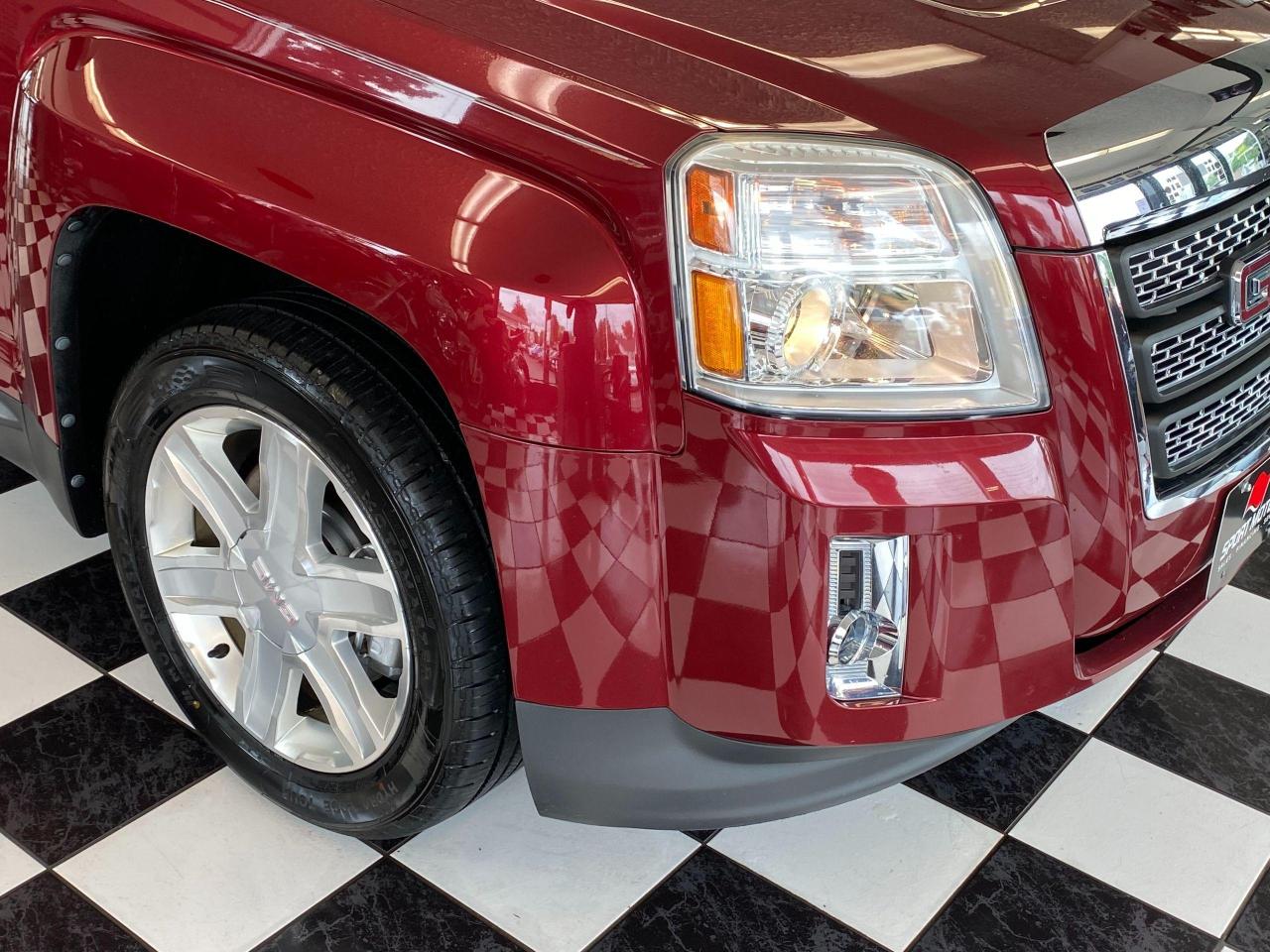 2010 GMC Terrain SLT-2 AWD+Leather+Camera+Bluetooth+CLEAN CARFAX - Photo #38