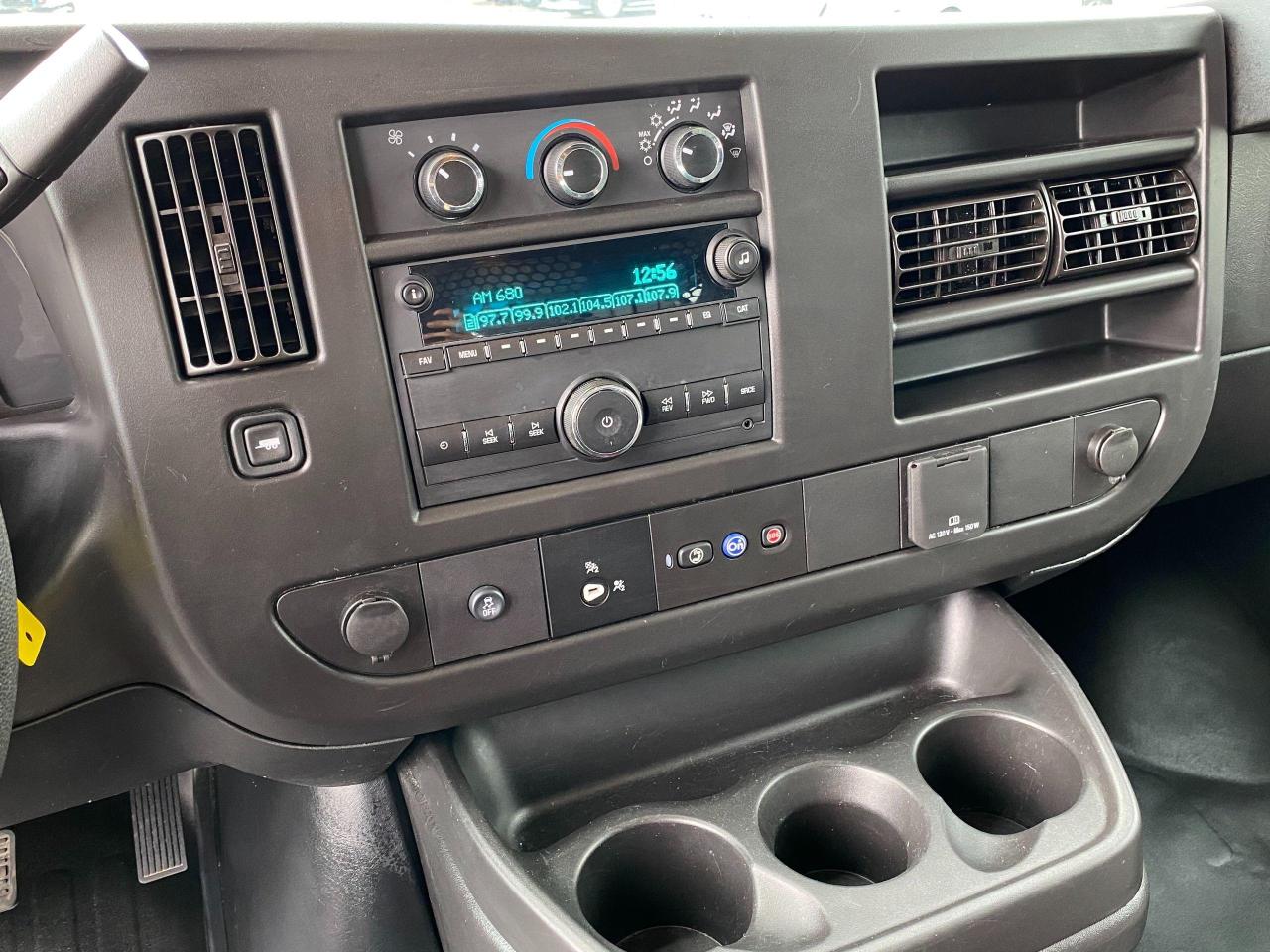 2019 GMC Savana 2500 Cargo 6.0L V8+Camera+CLEAN CARFAX - Photo #9