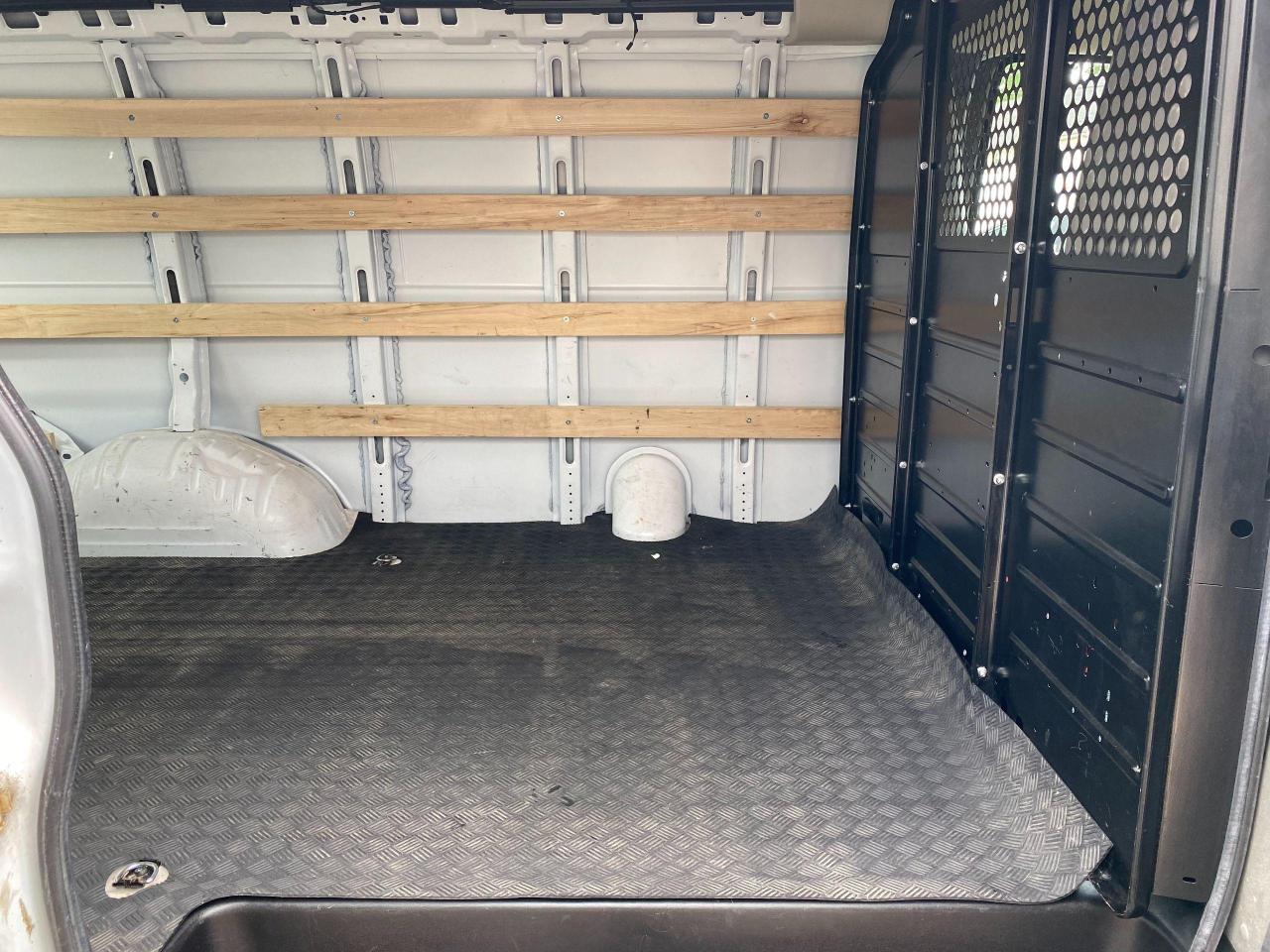 2019 GMC Savana 2500 Cargo 6.0L V8+Camera+CLEAN CARFAX Photo22