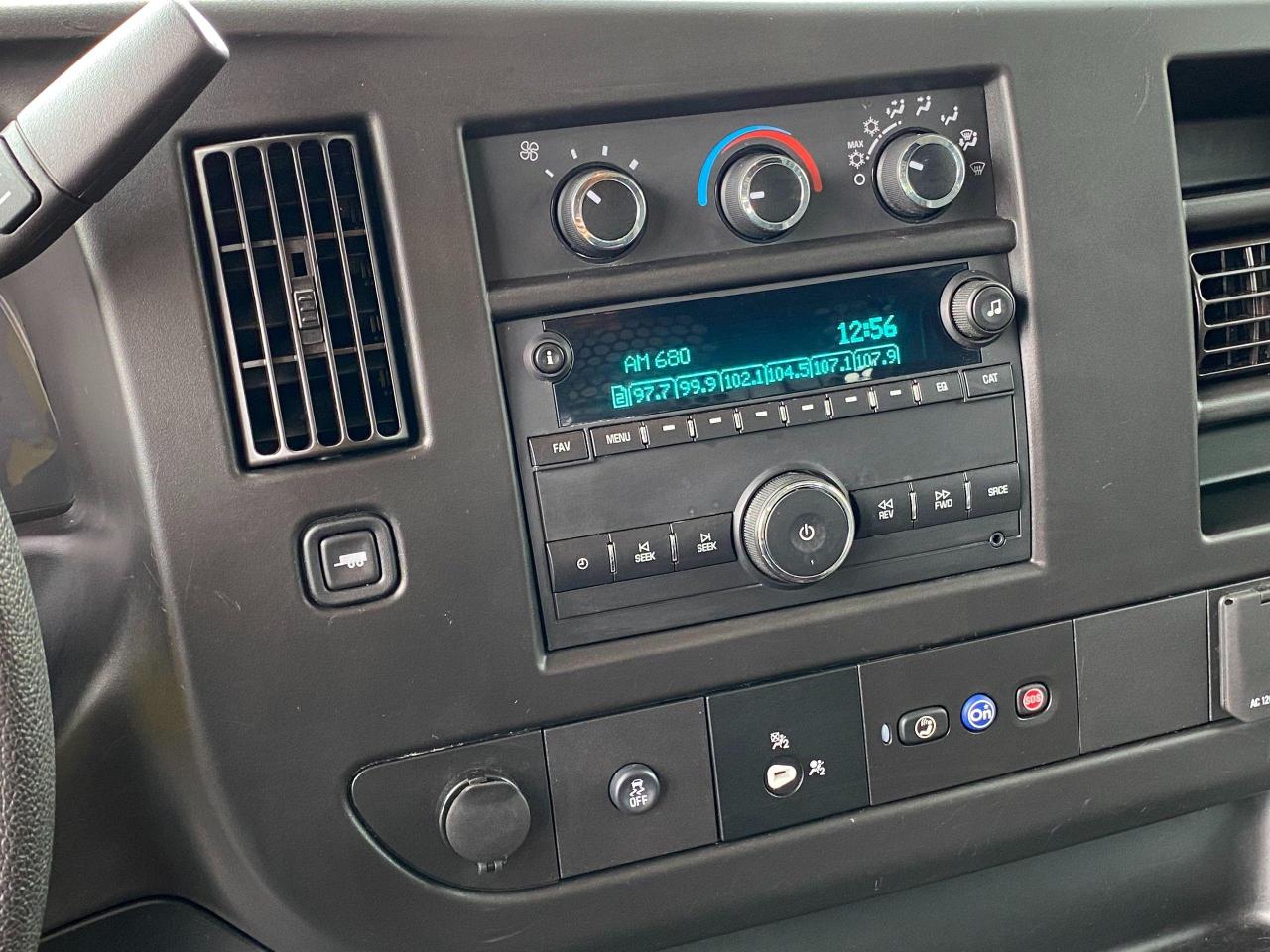2019 GMC Savana 2500 Cargo 6.0L V8+Camera+CLEAN CARFAX - Photo #26