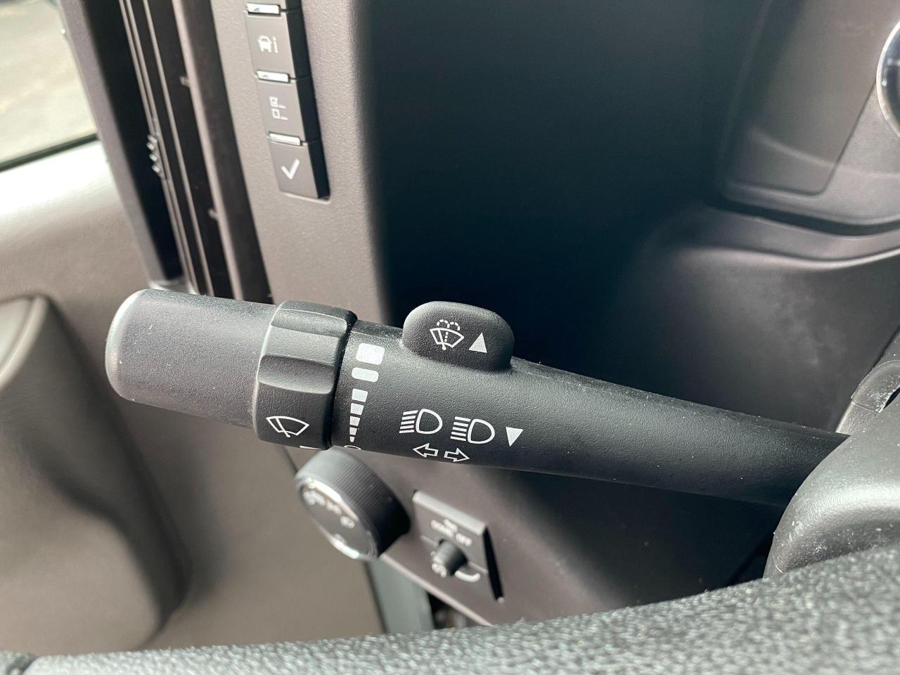 2019 GMC Savana 2500 Cargo 6.0L V8+Camera+CLEAN CARFAX - Photo #31