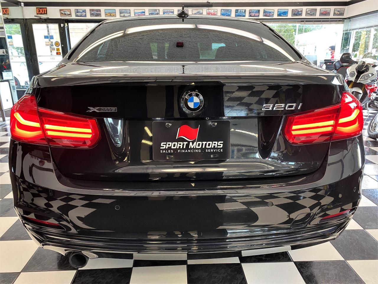 2017 BMW 3 Series 320i xDrive+GPS+BSM+360 Camera+PDC+CLEAN CARFAX - Photo #3