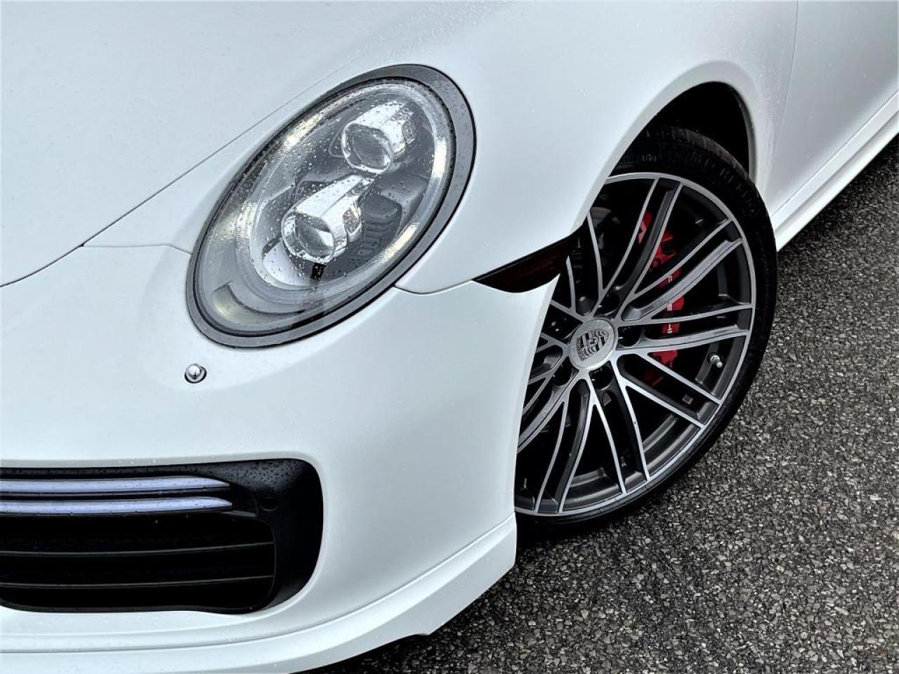 2018 Porsche 911 580HP|SUNROOF|VENTED SEATS|RED LEATHER|PADDLE SHIFTER|ALLOYS Photo3