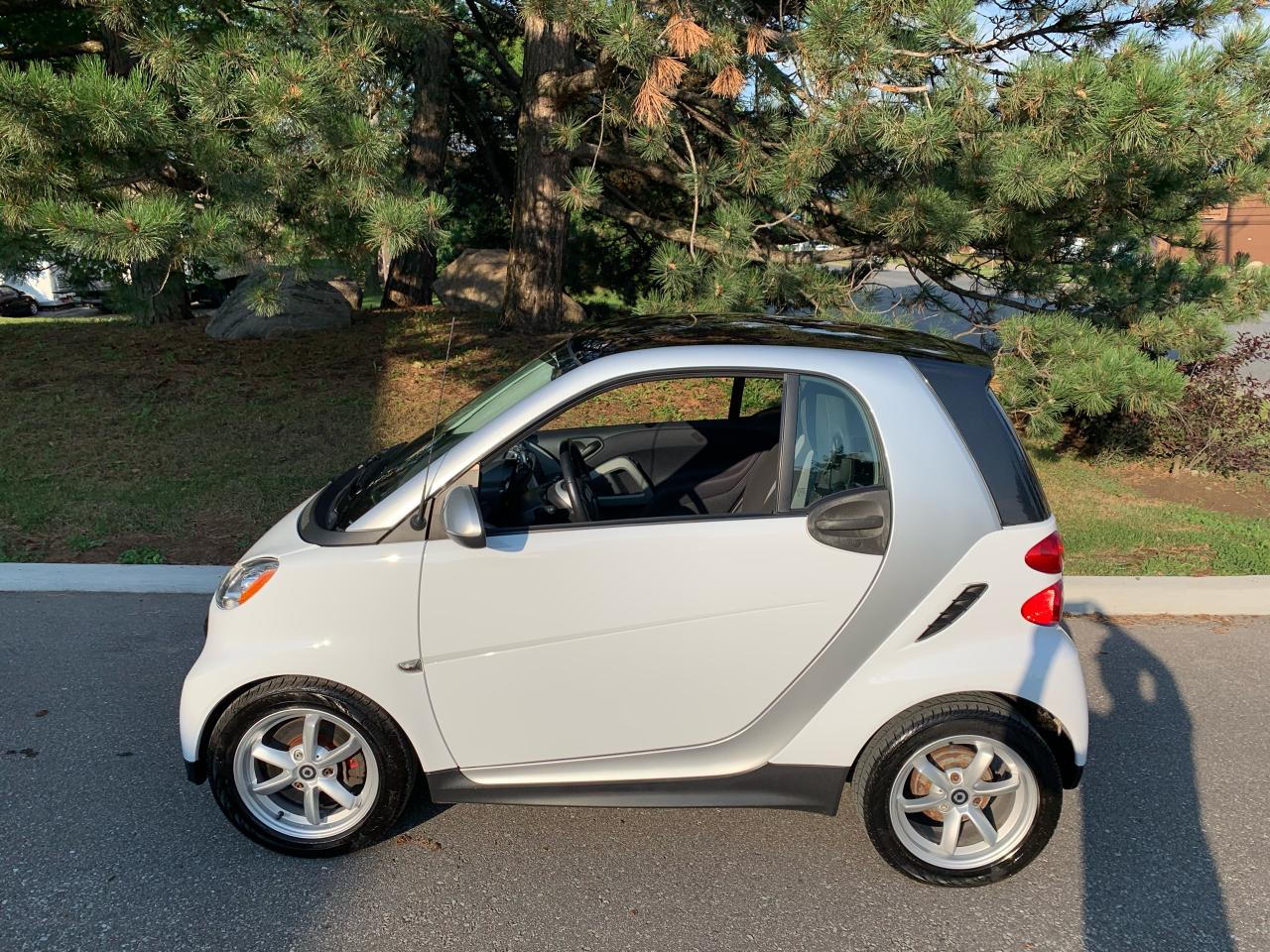 2013 Smart fortwo coupe ONLY 51,154 KMS! NAVIGATION/MOONROOF/FULLY LOADED! - Photo #12