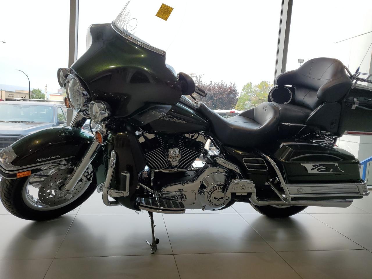 2004 Harley-Davidson FLHTCUI MOTORCYCLE