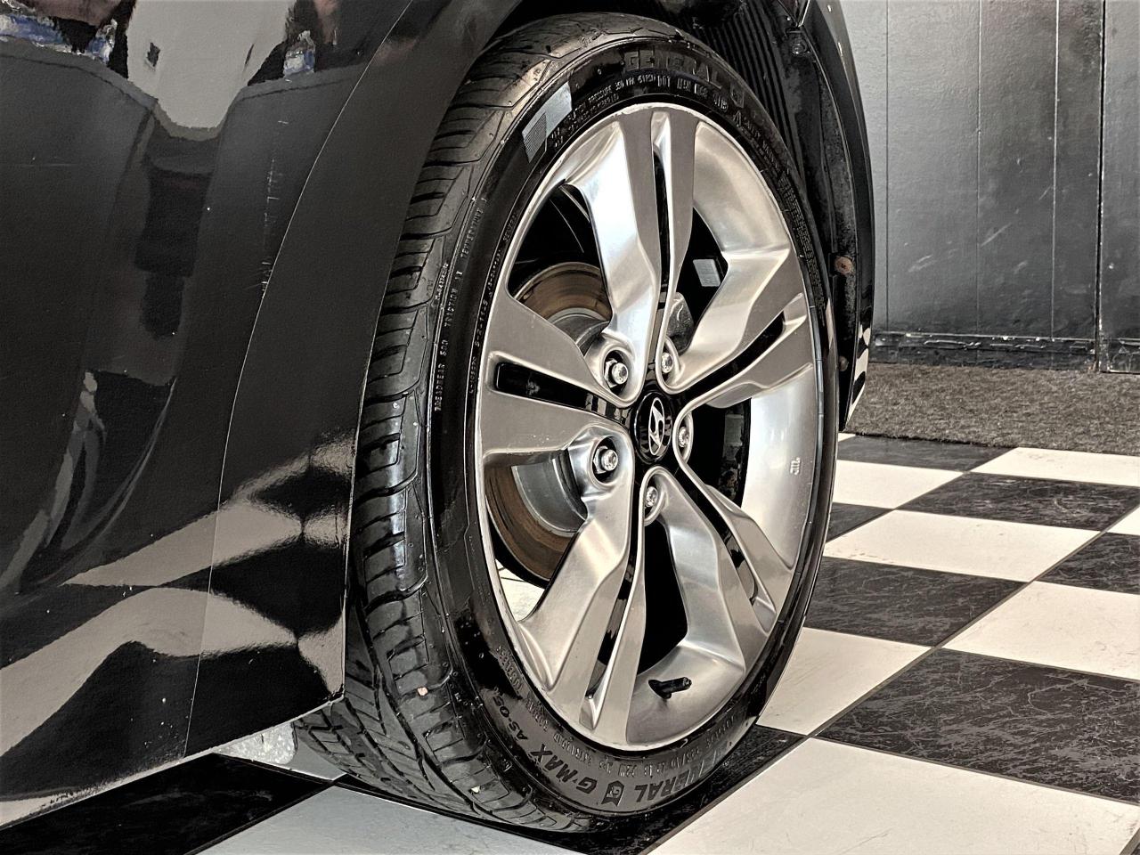 2013 Hyundai Veloster TECH+GPS+Camera+New Tires+Brakes+CLEAN CARFAX - Photo #59