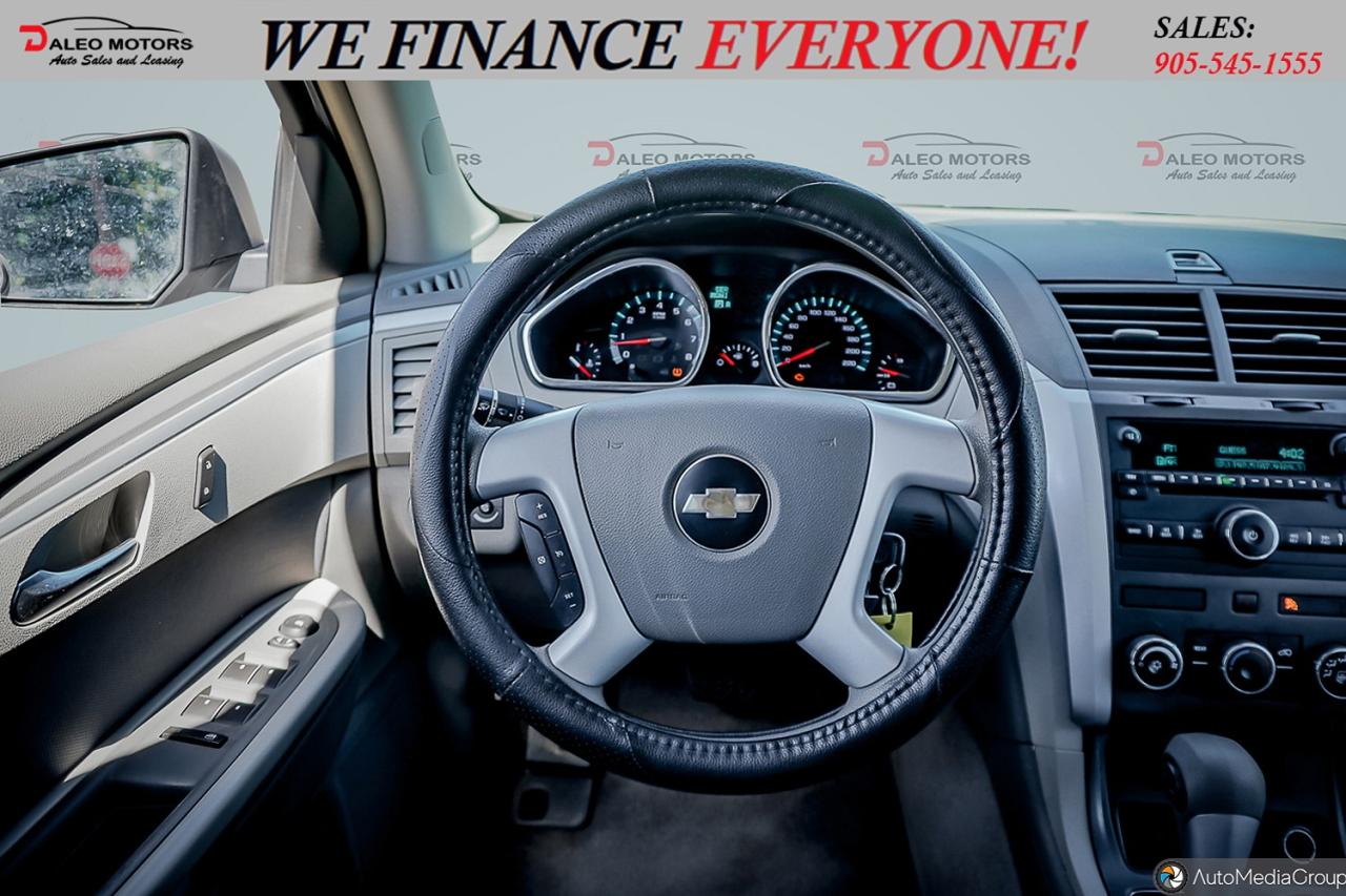 2009 Chevrolet Traverse LS / 7 PASSENGER Photo