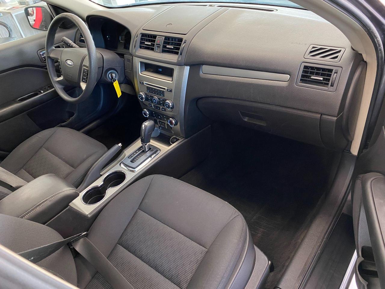 2012 Ford Fusion SE+New Tires & Brakkes+Power Options+CLEAN CARFAX - Photo #20