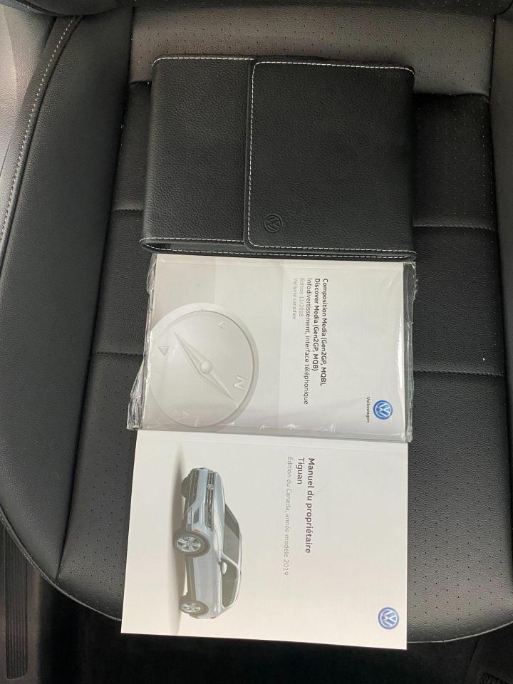 2019 Volkswagen Tiguan Comfortline AWD+ApplePlay+Leather+CLEAN CARFAX Photo100