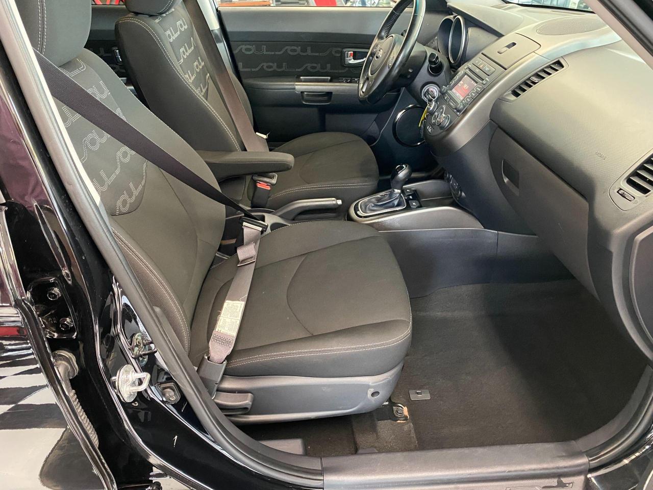 2013 Kia Soul 4U Luxury+Roof+Camera+New Brakes+CLEAN CARFAX - Photo #21