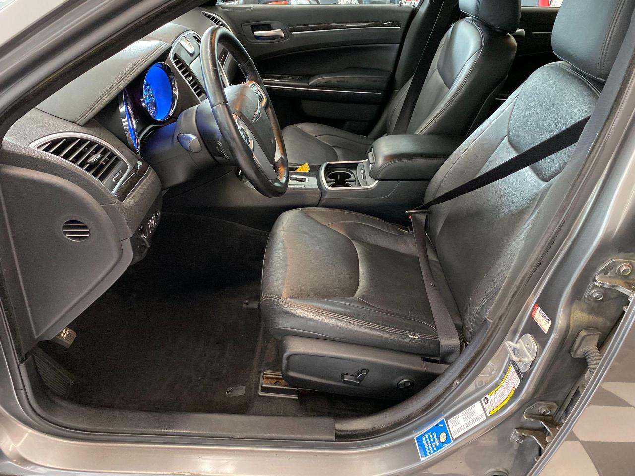2011 Chrysler 300 Touring+Leather+Push Start+New Brakes+A/C+ - Photo #15