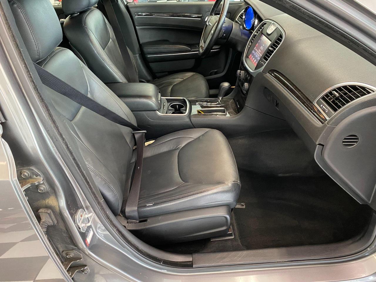 2011 Chrysler 300 Touring+Leather+Push Start+New Brakes+A/C+ - Photo #18