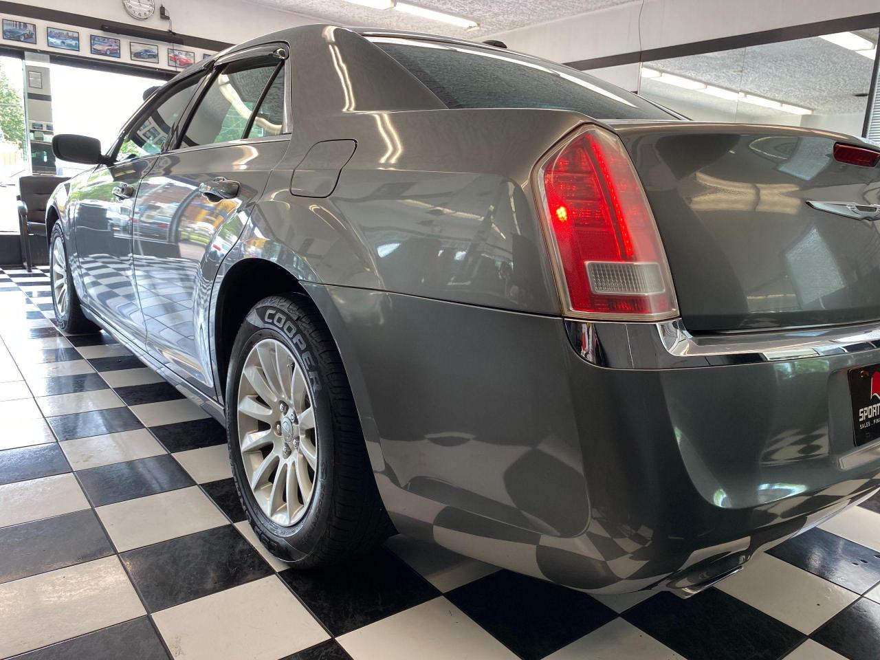 2011 Chrysler 300 Touring+Leather+Push Start+New Brakes+A/C+ - Photo #37