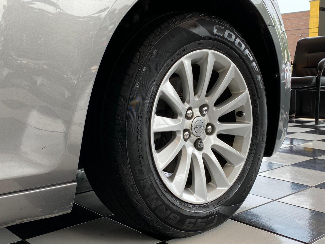 2011 Chrysler 300 Touring+Leather+Push Start+New Brakes+A/C+ - Photo #53