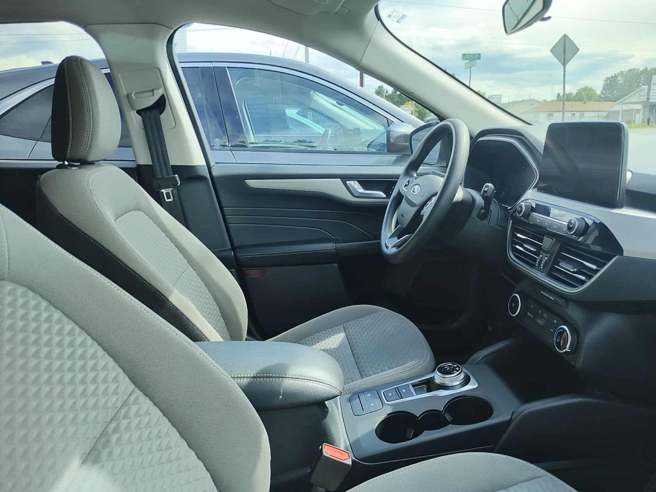 2021 Ford Escape 4dr SE