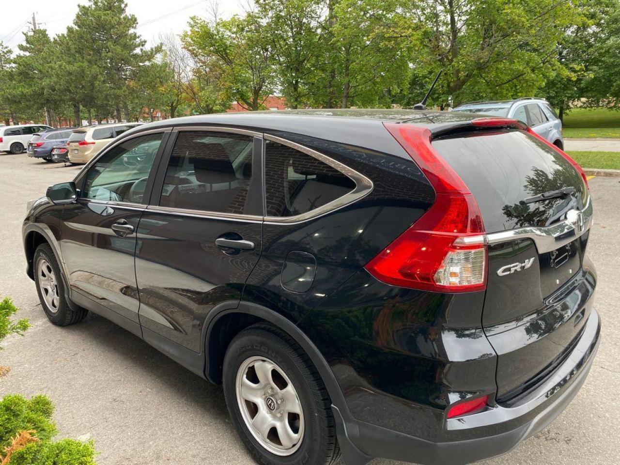 2015 Honda CR-V LX Photo4