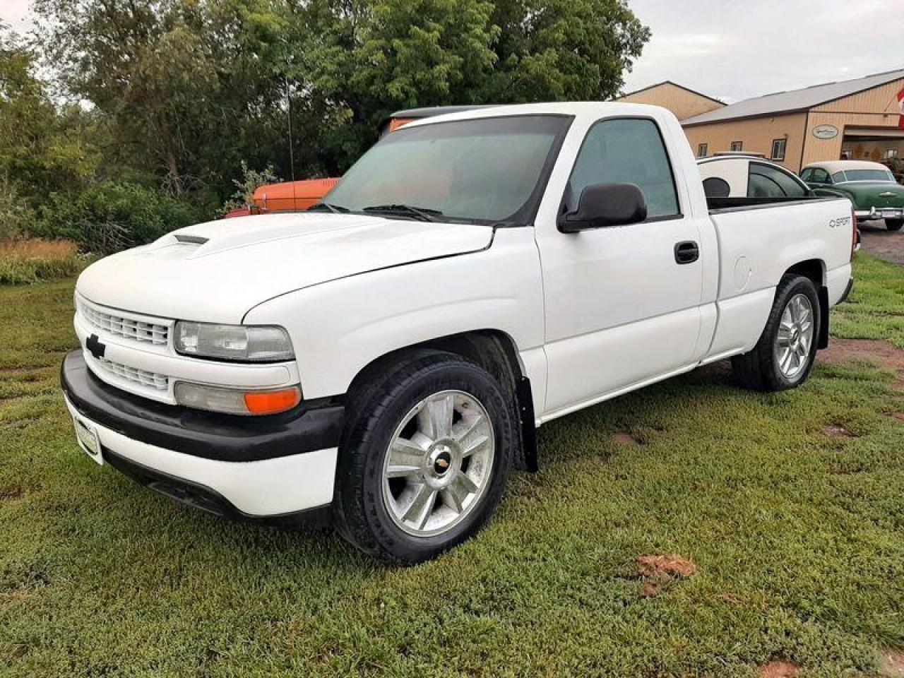 Used 2001 Chevrolet Silverado 1500  for sale in Yarker, ON