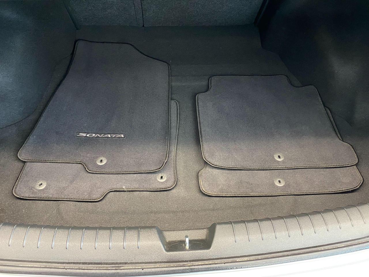 2016 Hyundai Sonata GLS+New Tires+Roof+Tinted+Blind Spot+Push Start - Photo #26