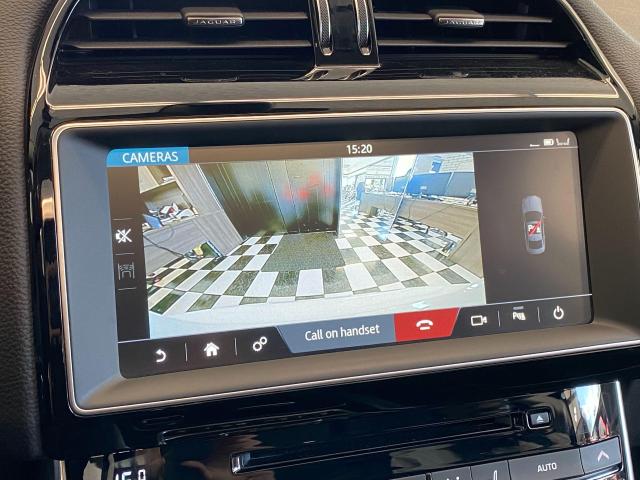 2018 Jaguar XE Prestige AWD+Apple Play+Cooled Seats+CLEAN CARFAX Photo11
