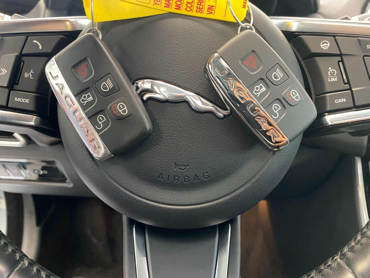 2018 Jaguar XE Prestige AWD+Apple Play+Cooled Seats+CLEAN CARFAX - Photo #16