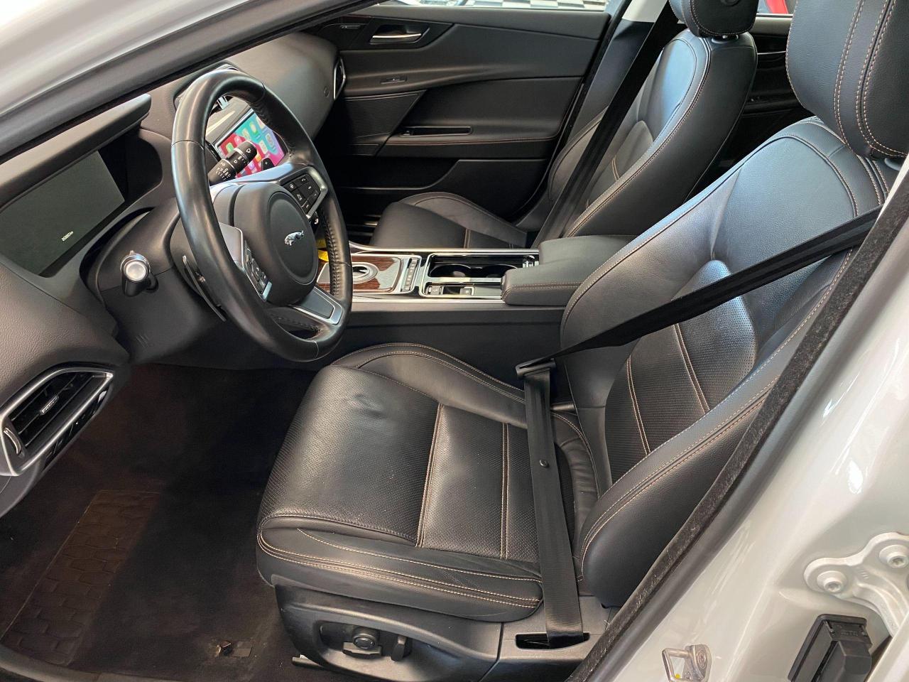 2018 Jaguar XE Prestige AWD+Apple Play+Cooled Seats+CLEAN CARFAX - Photo #19