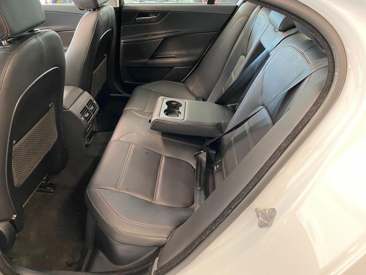 2018 Jaguar XE Prestige AWD+Apple Play+Cooled Seats+CLEAN CARFAX - Photo #24