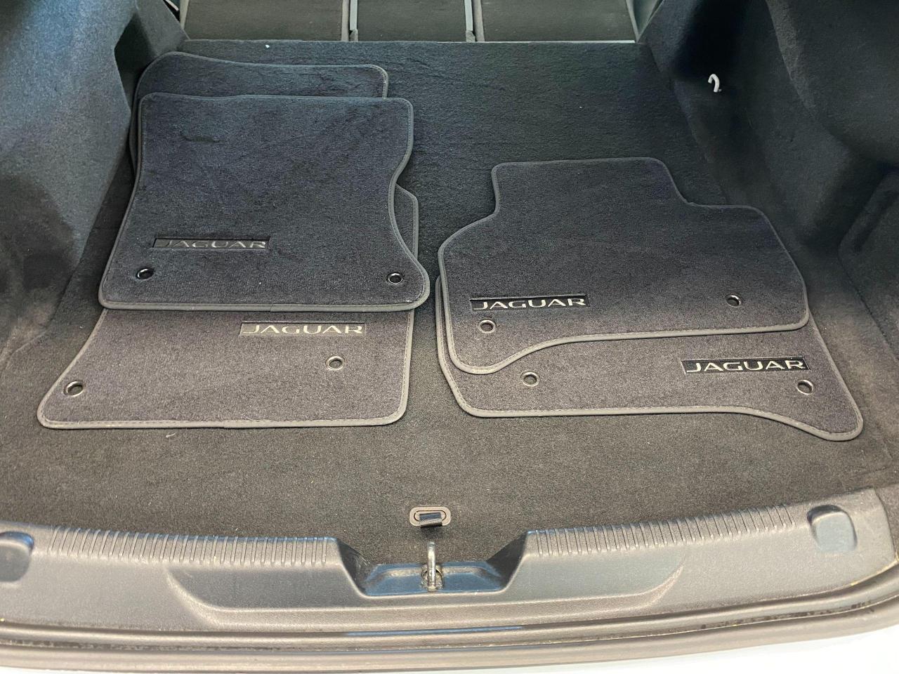 2018 Jaguar XE Prestige AWD+Apple Play+Cooled Seats+CLEAN CARFAX - Photo #27