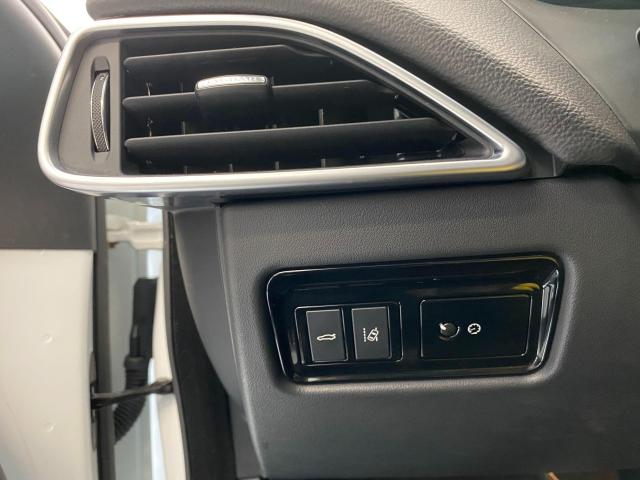 2018 Jaguar XE Prestige AWD+Apple Play+Cooled Seats+CLEAN CARFAX Photo59