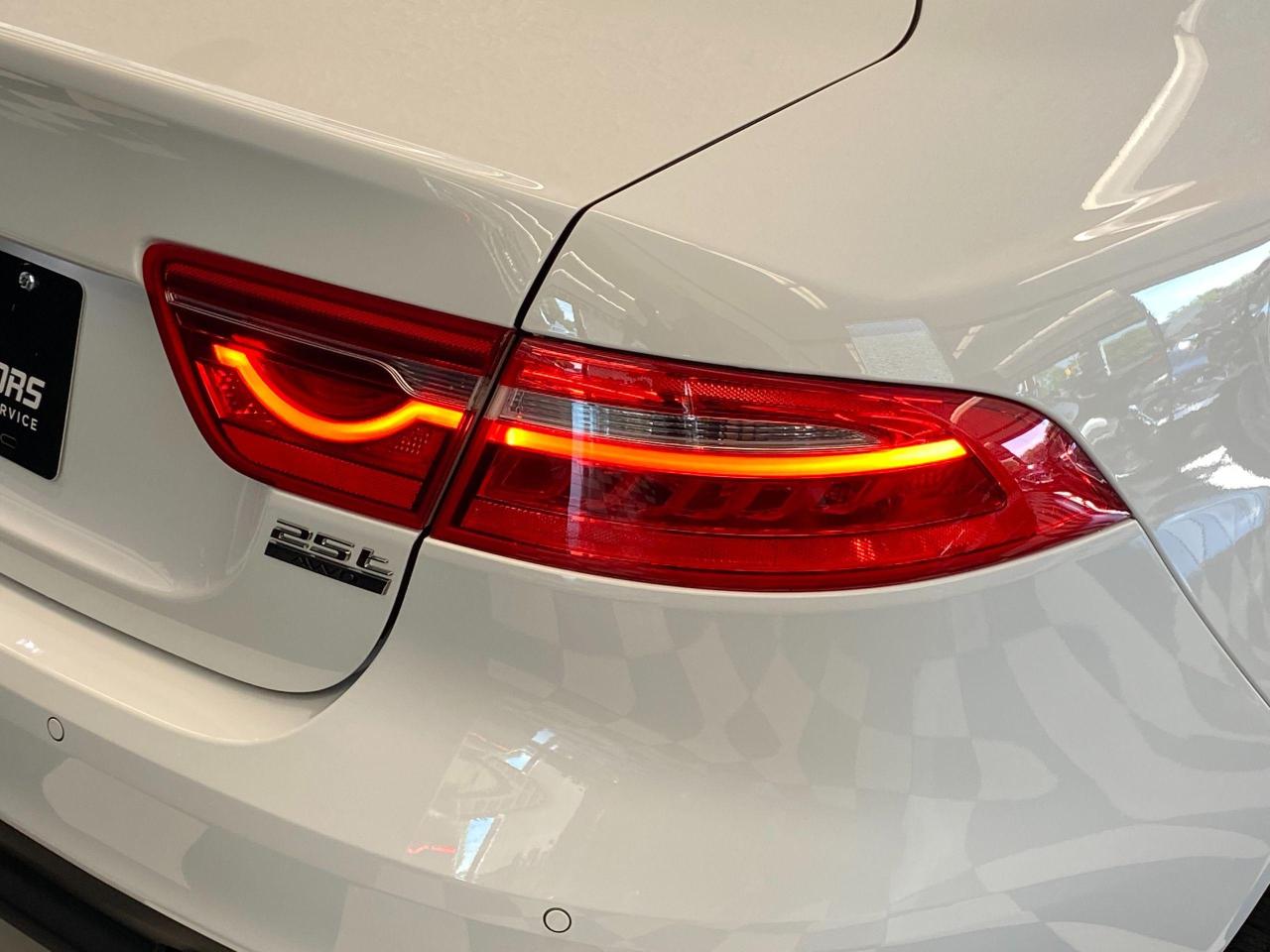 2018 Jaguar XE Prestige AWD+Apple Play+Cooled Seats+CLEAN CARFAX - Photo #73