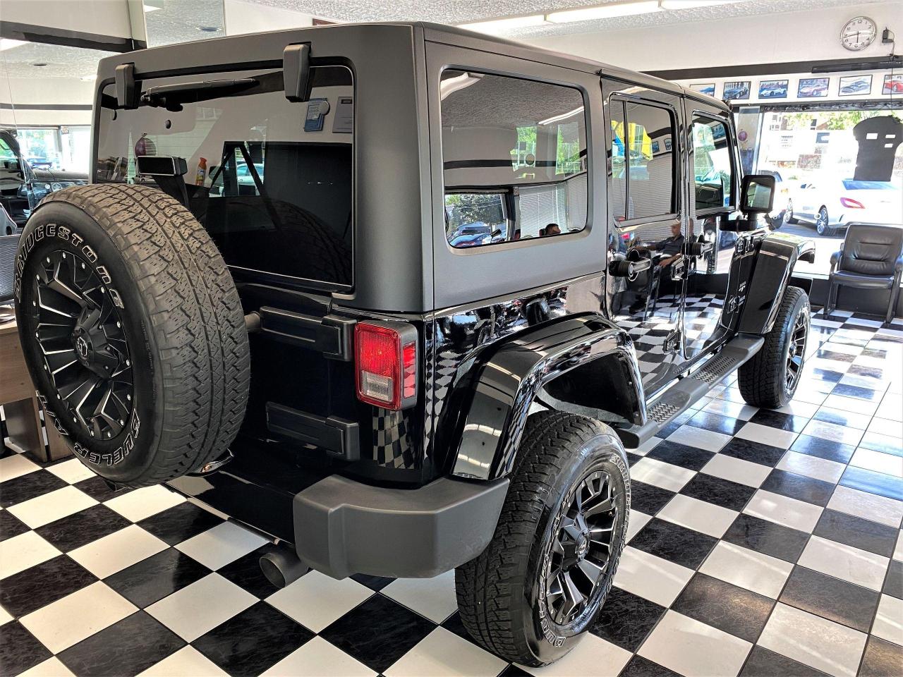 2017 Jeep Wrangler Sahara 4x4+Remote Start+Heated Seats+CLEAN CARFAX - Photo #4
