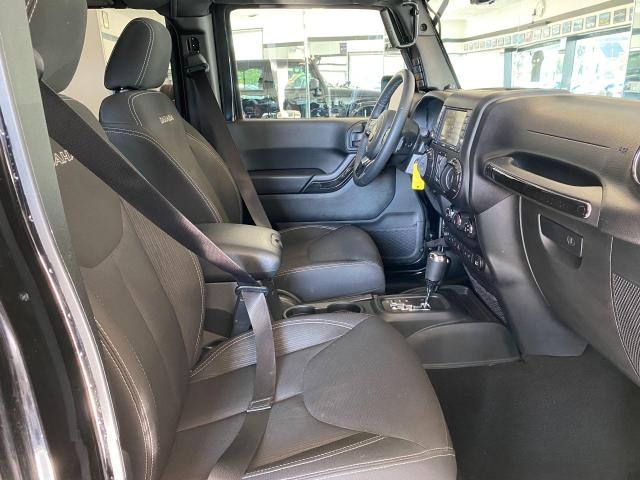 2017 Jeep Wrangler Sahara 4x4+Remote Start+Heated Seats+CLEAN CARFAX Photo22